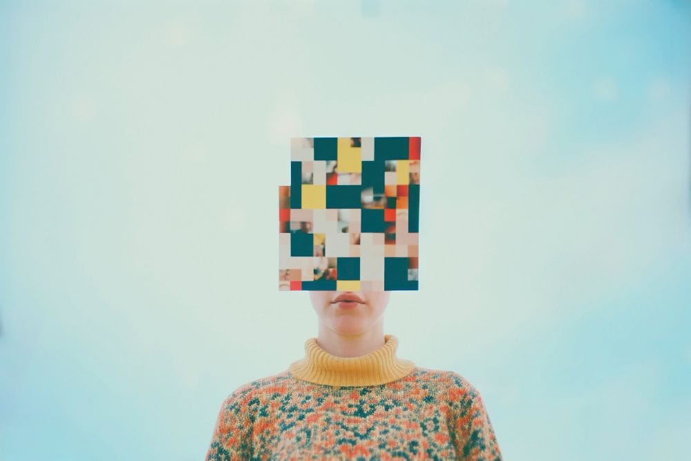 چرا گاهی میدانیم اشتباه میکنیم، اما باز همان مسیر را ادامه میدهیم؟